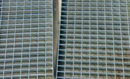 如何處理熱鍍鋼格板上的鋅渣?